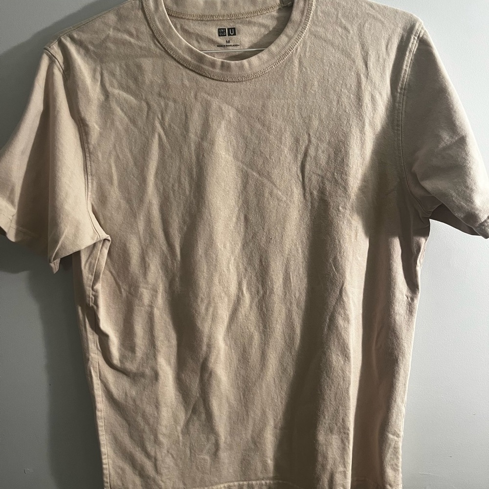 Uniqlo Men's Light Beige Short Sleeve Tee